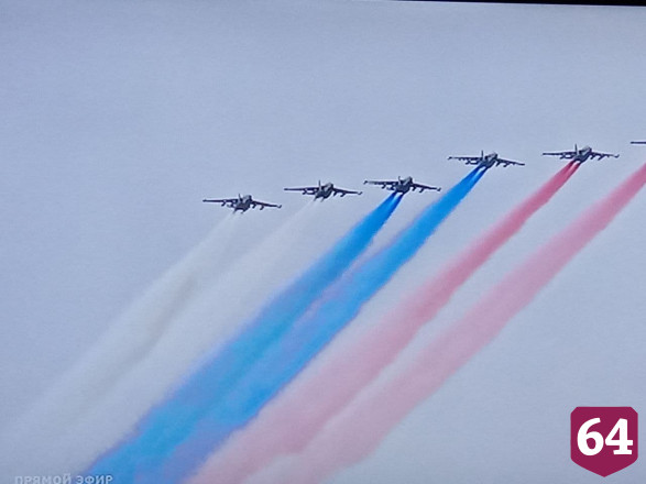 Летчики из Энгельса приняли участие в воздушном параде над Москвой