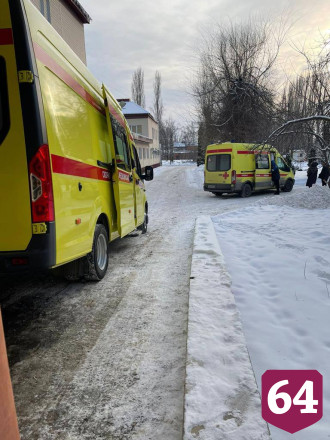 Выживших в смертельной автокатастрофе везут санавиацией в Саратов