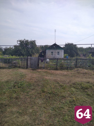 Пенсионерка спаслась из горящего дома под Саратовом