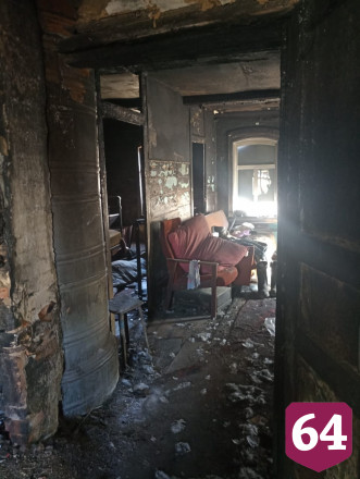 На полу в частном доме нашли обгоревшее тело мужчины