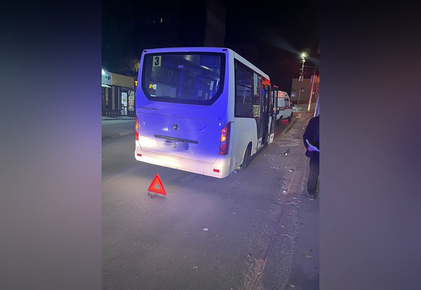 В саратовской маршрутке покалечилась молодая женщина