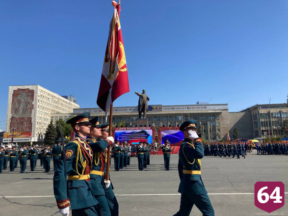 В Саратове состоялось торжественное прохождение войск в честь Дня Победы