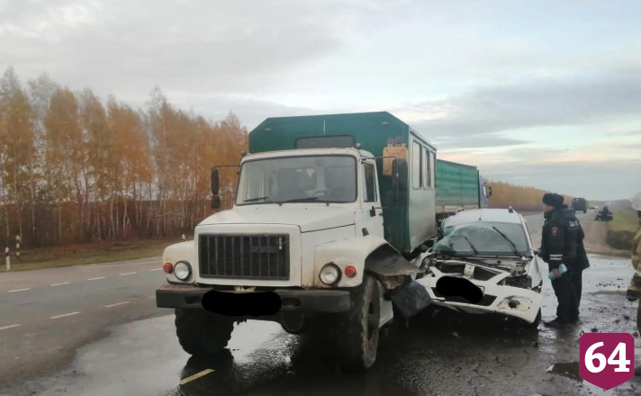 Два человека пострадали в ДТП с грузовиком на трассе 