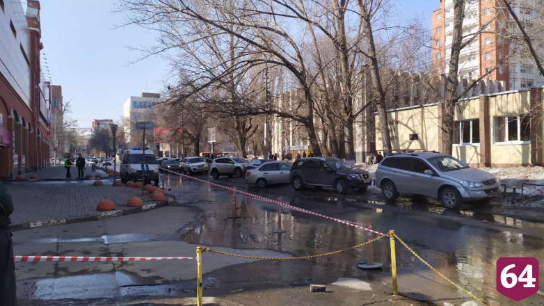 В Саратове из-за сообщения о минировании эвакуируют ТЦ 