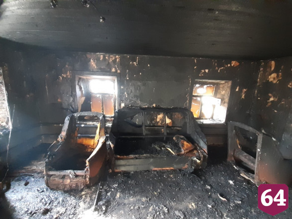 Братья устроили пожар в доме, пока мать была в магазине