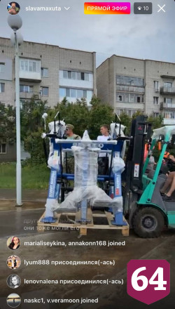 Саратовского силача восхитила помощь жителей с фитнес-парком