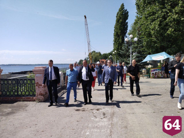 В Вольске укрепляют берег Волги для набережной с пляжем 