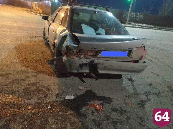 В Саратове таксист отправил водителя иномарки в больницу