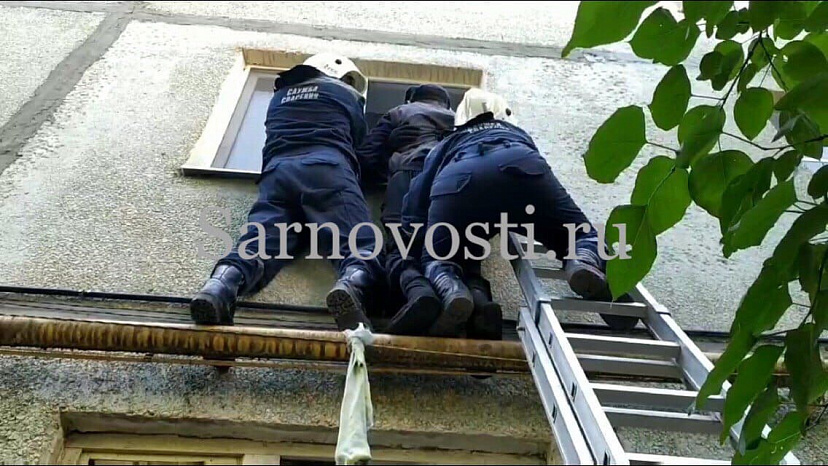 Спасатели сняли с газовой трубы 90-летнего пенсионера с деменцией