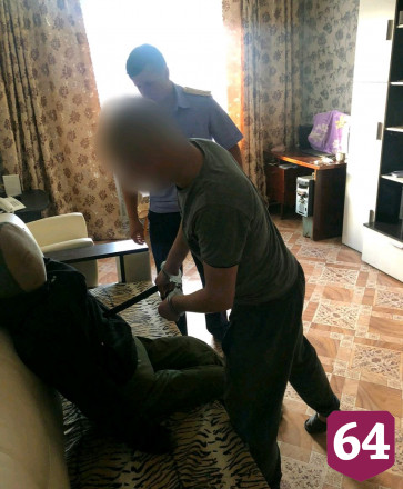 Психически больной молодой человек зарезал отца и покалечил мать