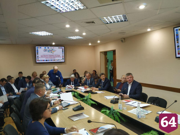 Губернатор потребовал от главы Саратова извиниться перед жителями  