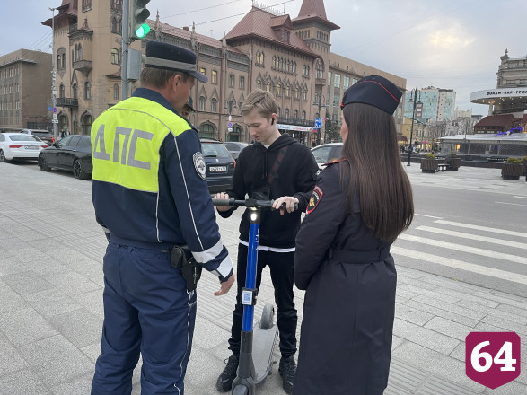 В Саратове автоинспекторы наказали 97 электросамокатчиков