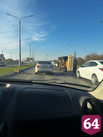 Мужчина погиб в аварии с трактором под Саратовом 