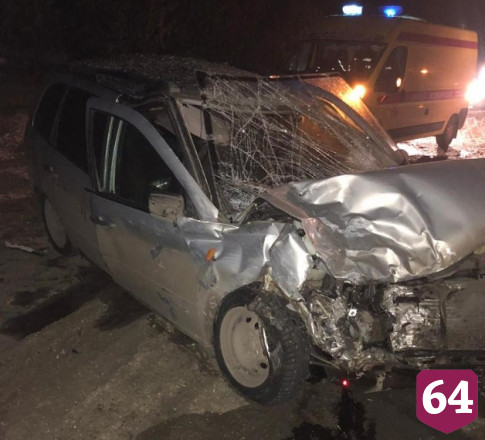 В массовой аварии под Саратовом ранены двое маленьких детей 