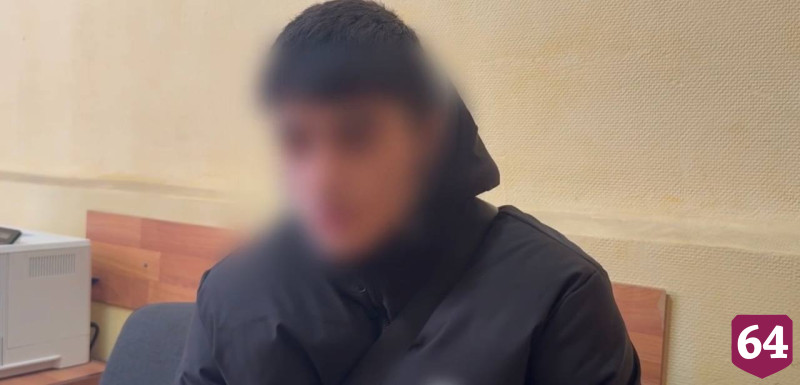В Саратове курьер мошенников помог вернуть доллары обманутой пенсионерке