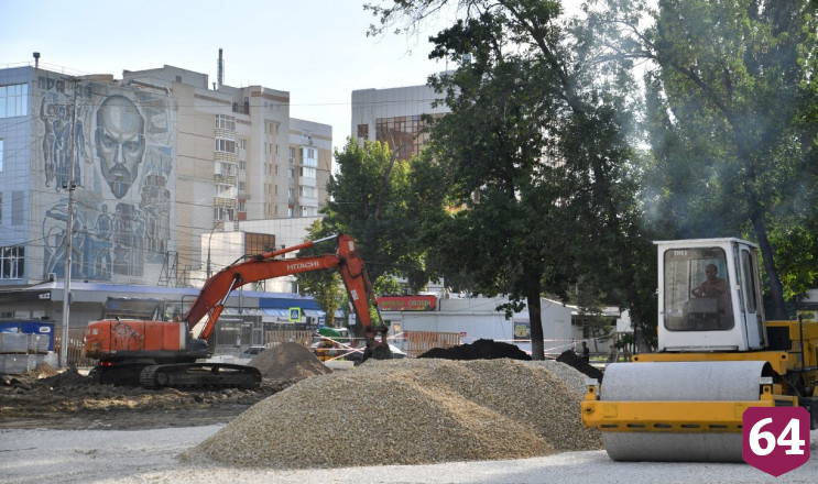 Губернатор потребовал убрать ларьки с Аллеи роз 