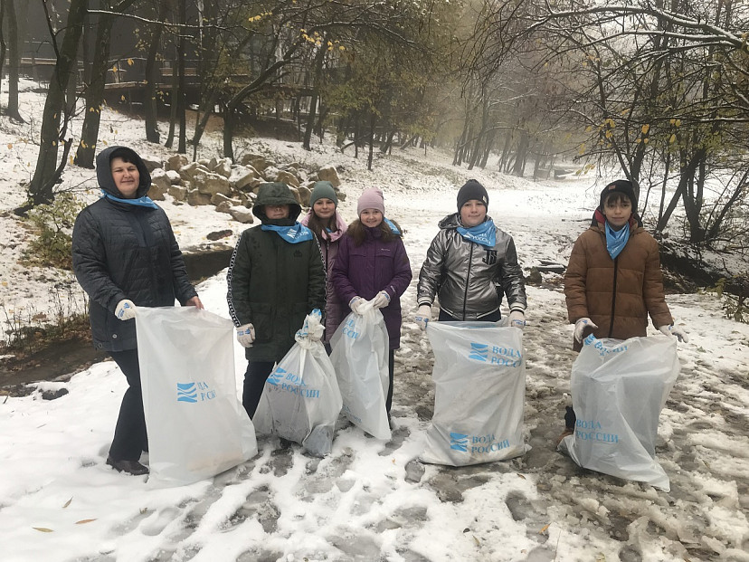 Саратовцы собрали у водоемов 4,3 тысячи кубометров мусора