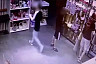 В Саратове 17-летний юноша украл плюшевых медведей и попал на камеры