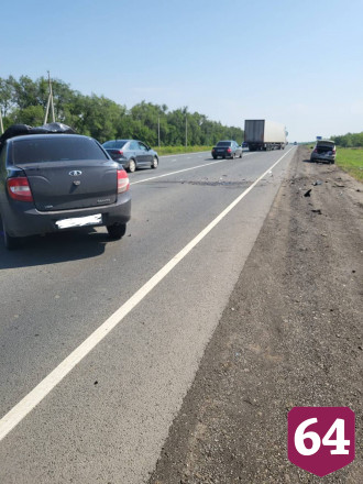 Три человека покалечились в массовом ДТП под Саратовом