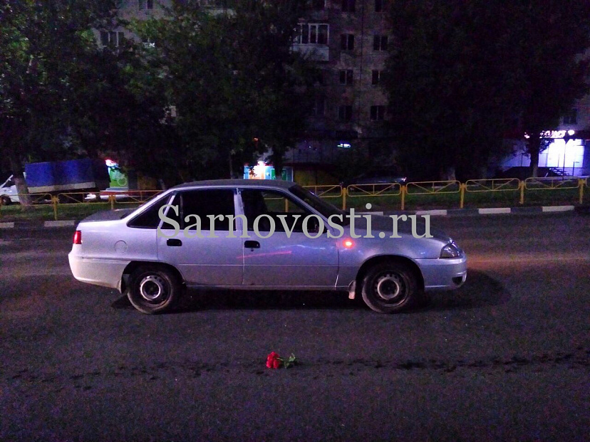 В Саратове пожилая автоледи сломала ноги пьяному пешеходу 