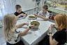 Саратовские дети фасовали липовый чай для фронта 