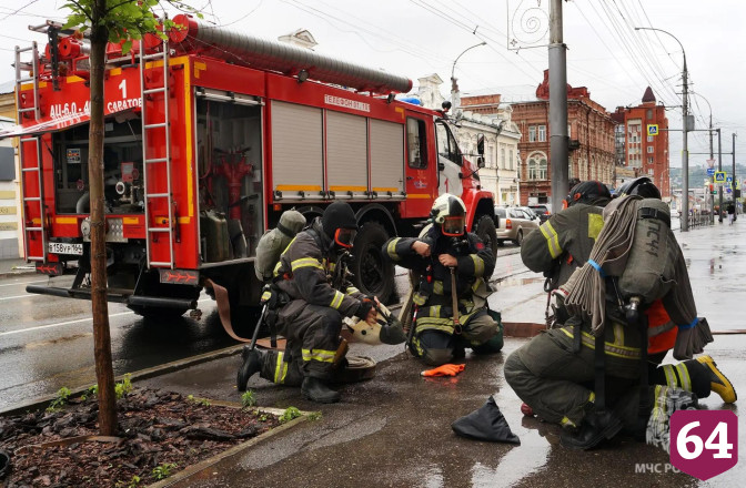 В Саратове пожарные «тушили» здание научной библиотеки