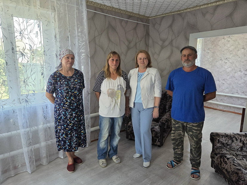 Матери помогут вернуть домой пятерых детей 