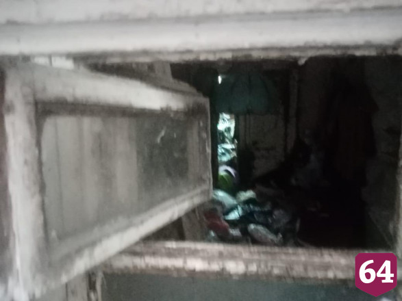 Жители дома на Челюскинцев штурмовали квартиру сборщика мусора