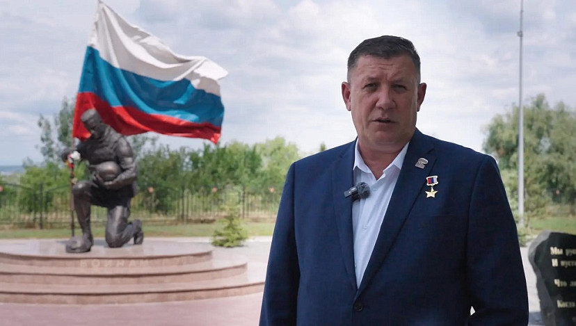 Герой России поздравил саратовских ветеранов с особой памятной датой