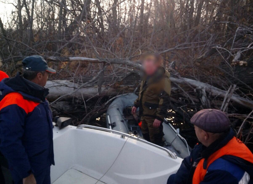 На Волге у Саратова спасли двух рыбаков 