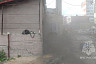 В подвале бывшего завода в Саратове загорелись вещи
