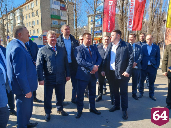Экспонат уехал с сельхозвыставки служить саратовским аграриям