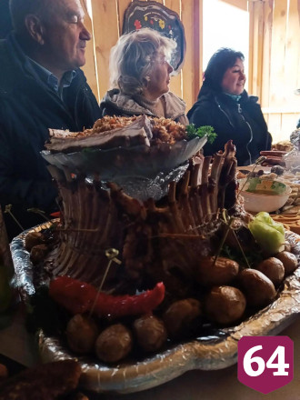 На саратовском фестивале баранины кормили шашлыком и пловом