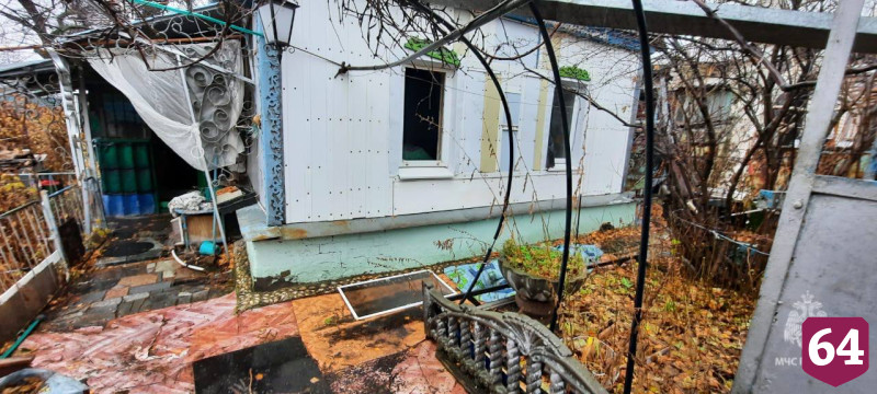 В Саратове при пожаре в частном доме погиб инвалид