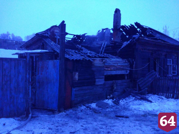 Пожарные нашли тело мужчины возле кровати в сгоревшем доме
