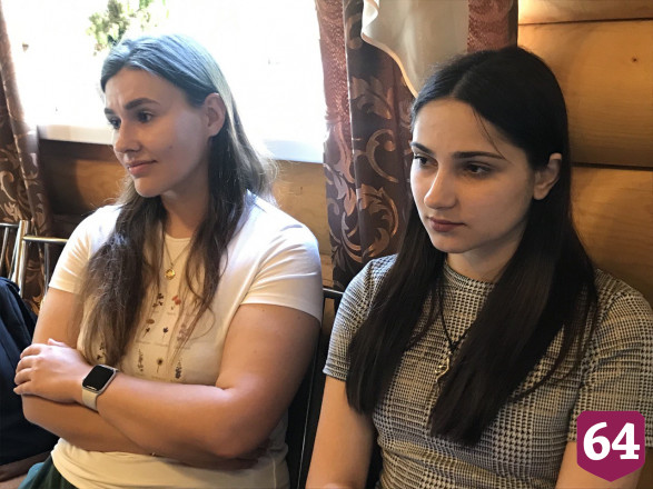 Саратовскую аспирантку в Греции приветствовали словами поддержки в адрес Путина