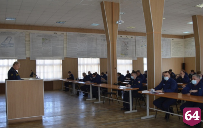 На авиабазе в Энгельсе обсудили боевую подготовку летчиков