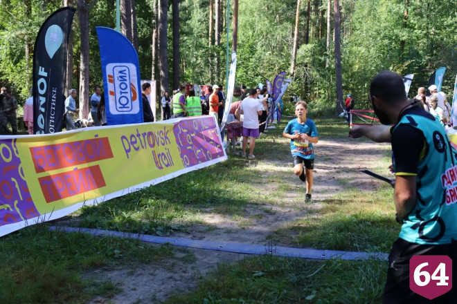 В саратовском чемпионате по автозвуку участвовал розовый «Москвич» с матрешками