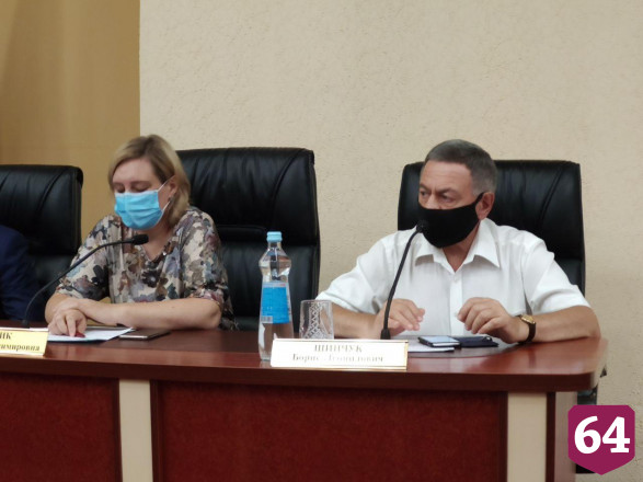 Саратовский губернатор призвал дольщиков и коммунальщиков исполнять соглашения