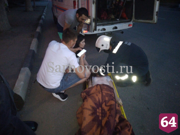 В центре Саратова девушка сломала бедро в ДТП