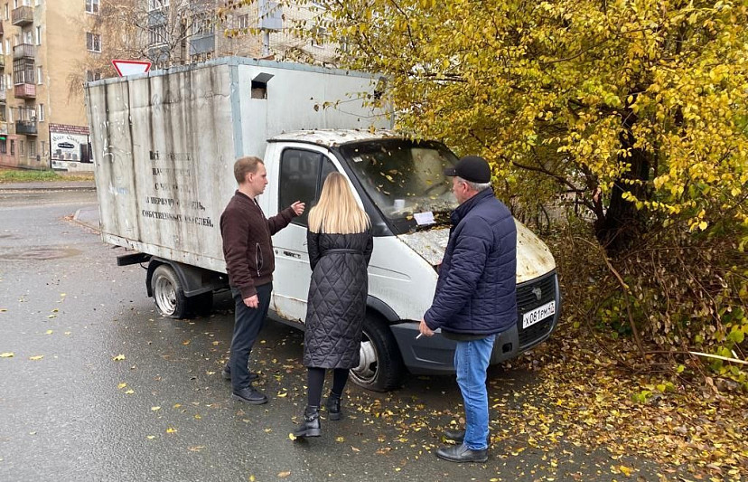 Чиновники обещают очистить улицы Саратова от брошенных автомобилей 