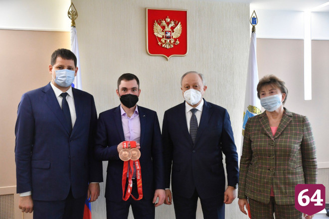 Губернатор отметил умение саратовского биатлониста держать удар 