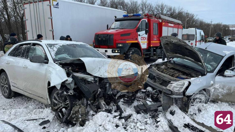 Два человека пострадали в столкновении иномарок в Саратове