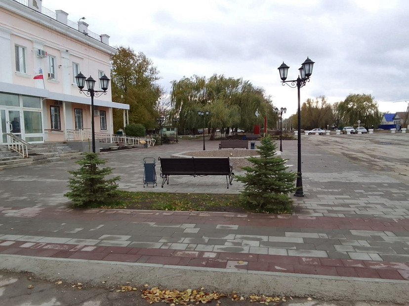 В отдаленном районе Саратовской области благоустроили центральную площадь