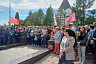 В память о жертвах терроризма в небо выпустили белые шары