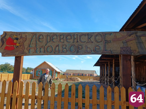 Саратовские рукодельницы сплели насекомых для музея нацпарка