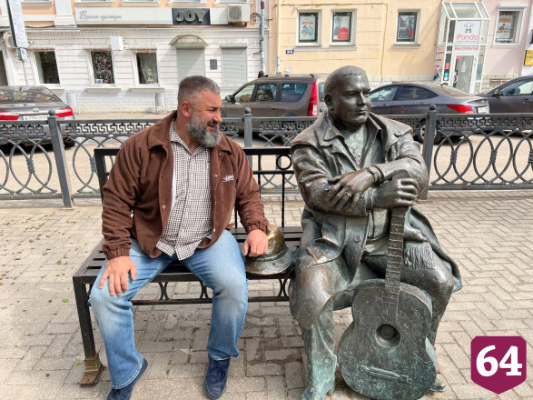 Саратовский силач почувствовал себя блондинкой за рулем трактора