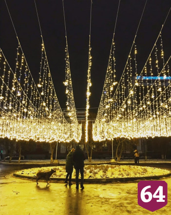 Горожане делятся в сети фотографиями предновогоднего Саратова