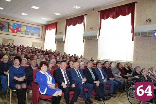 В Энгельсском доме-интернате прошел концерт к Международному дню инвалидов