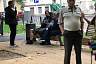Жители Саратова после дождя вышли гулять без масок